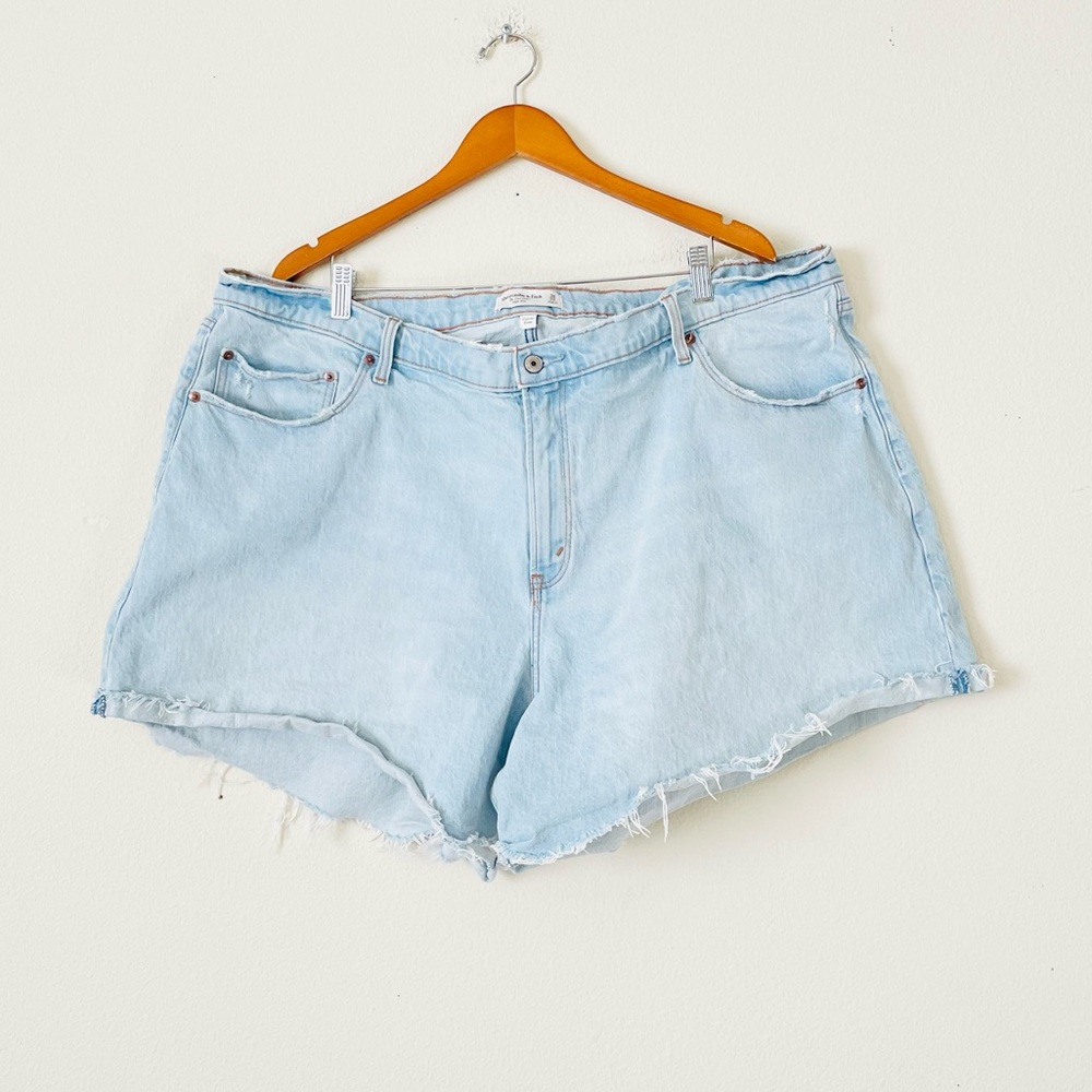 Abercrombie & Fitch SIZE 36 Curve Love The Dad Short High Rise